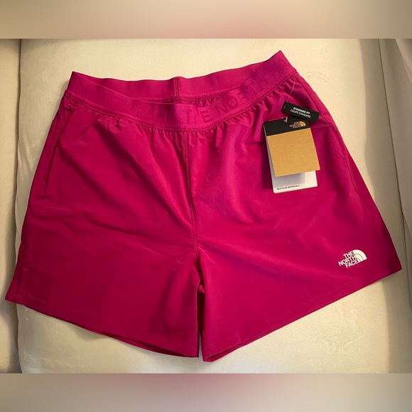 NWT The North Face Woman Shorts Size M Fuchsia Hot Pink Color - Picture 4 of 13